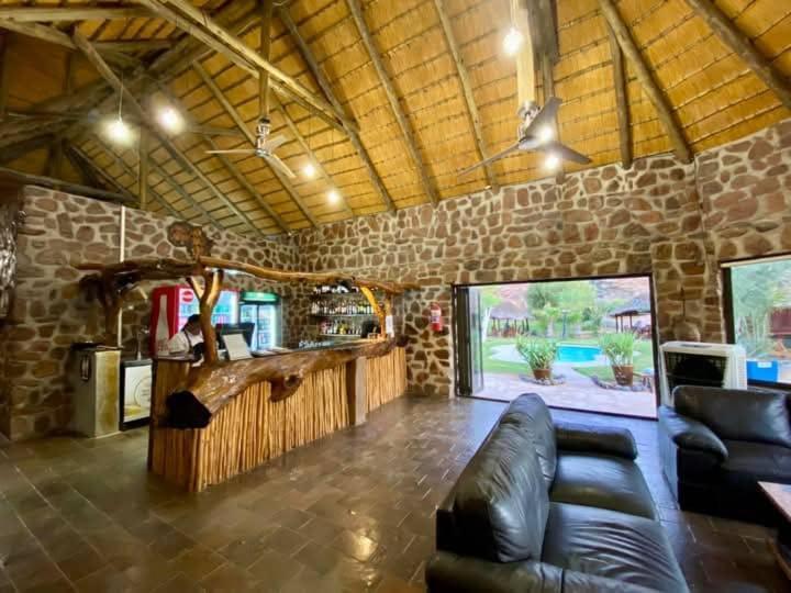 Brandberg White Lady Lodge Uis Buitenkant foto