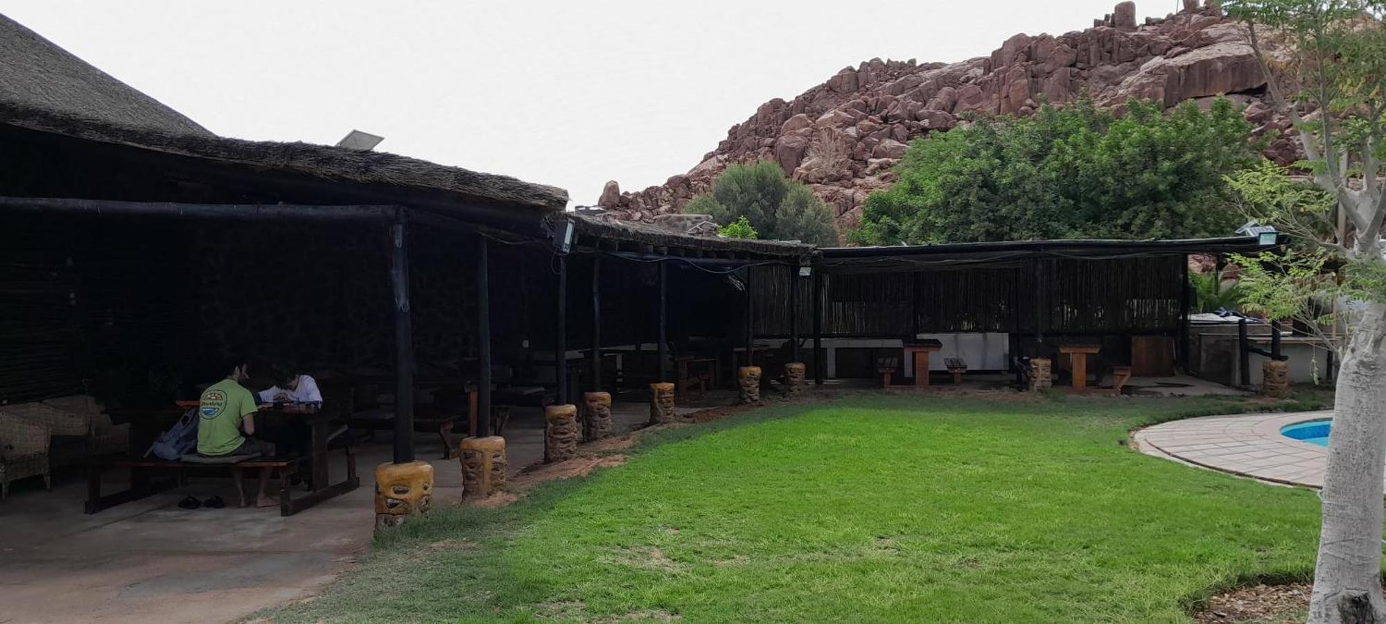 Brandberg White Lady Lodge Uis Buitenkant foto
