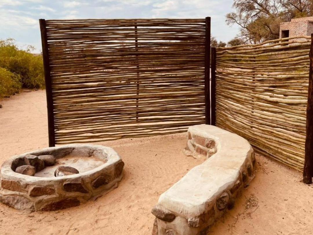 Brandberg White Lady Lodge Uis Buitenkant foto