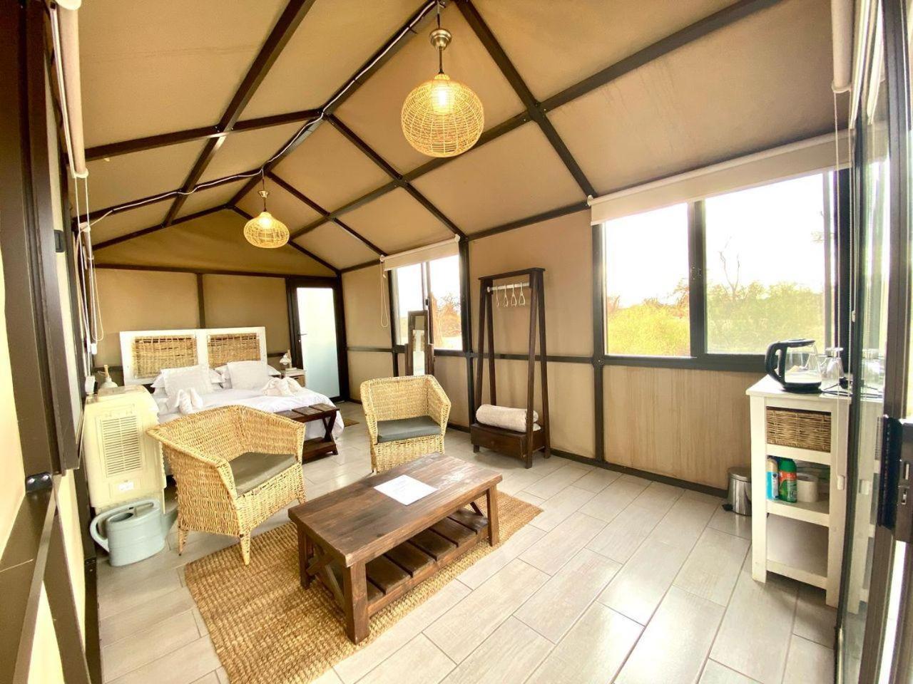 Brandberg White Lady Lodge Uis Buitenkant foto