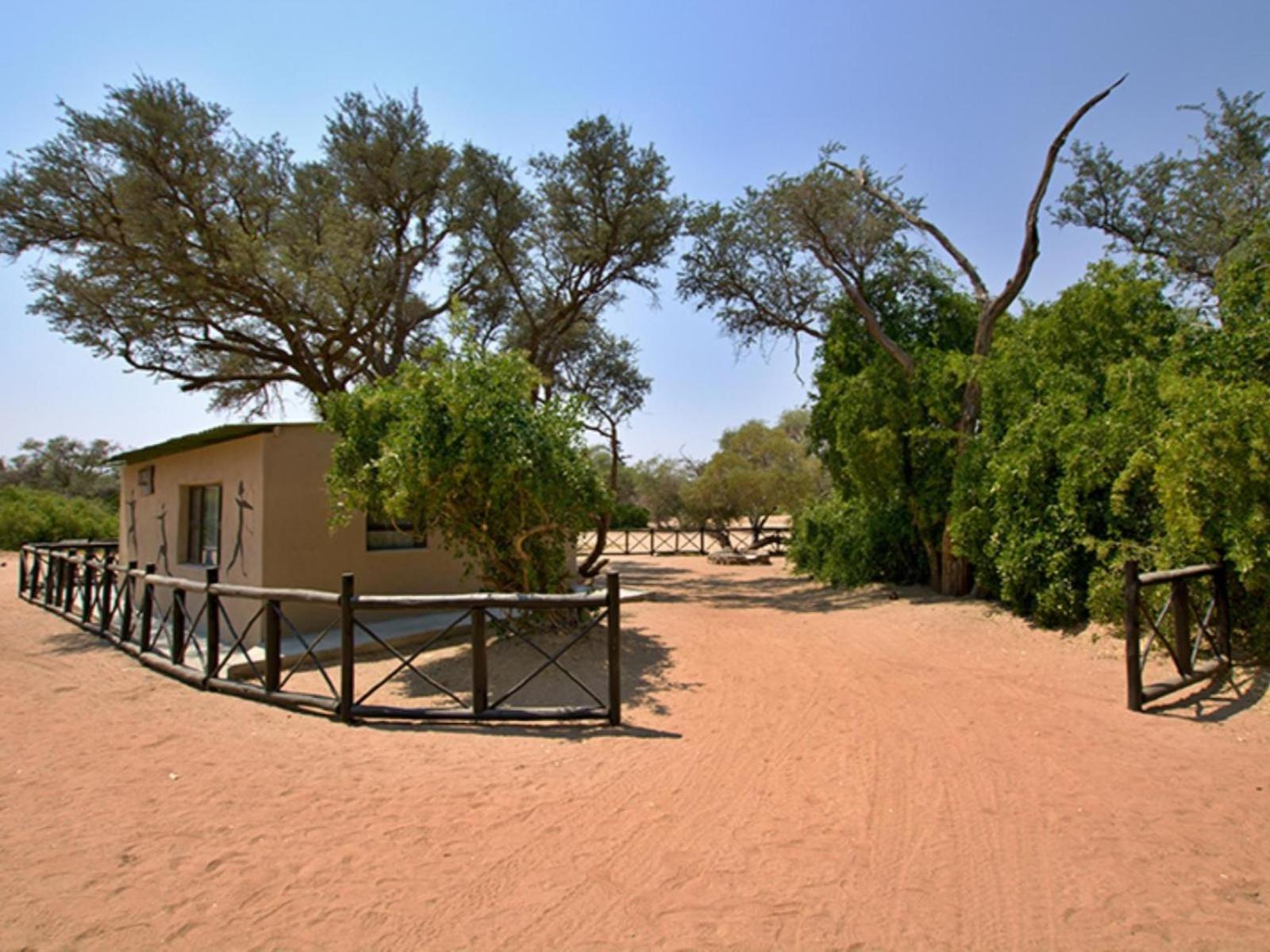 Brandberg White Lady Lodge Uis Buitenkant foto