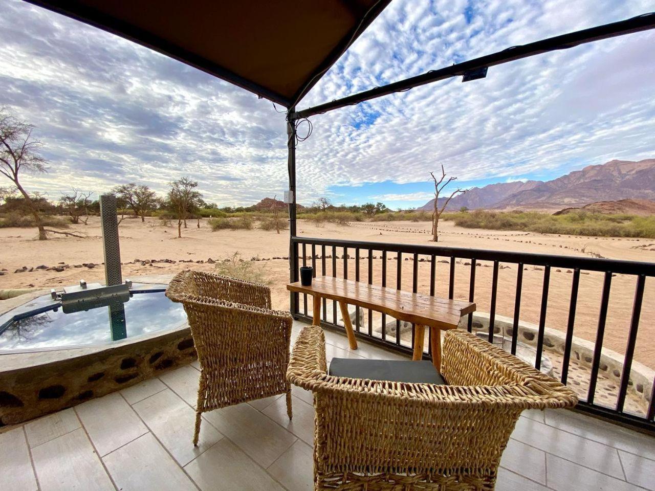 Brandberg White Lady Lodge Uis Buitenkant foto