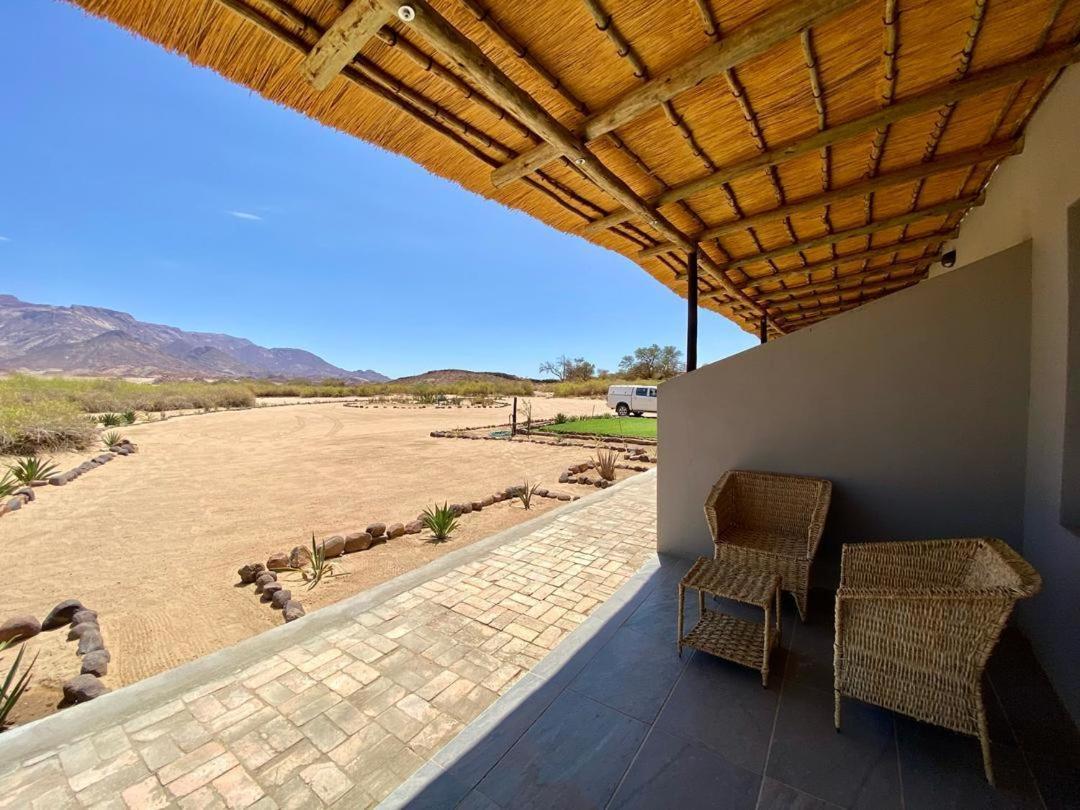 Brandberg White Lady Lodge Uis Buitenkant foto