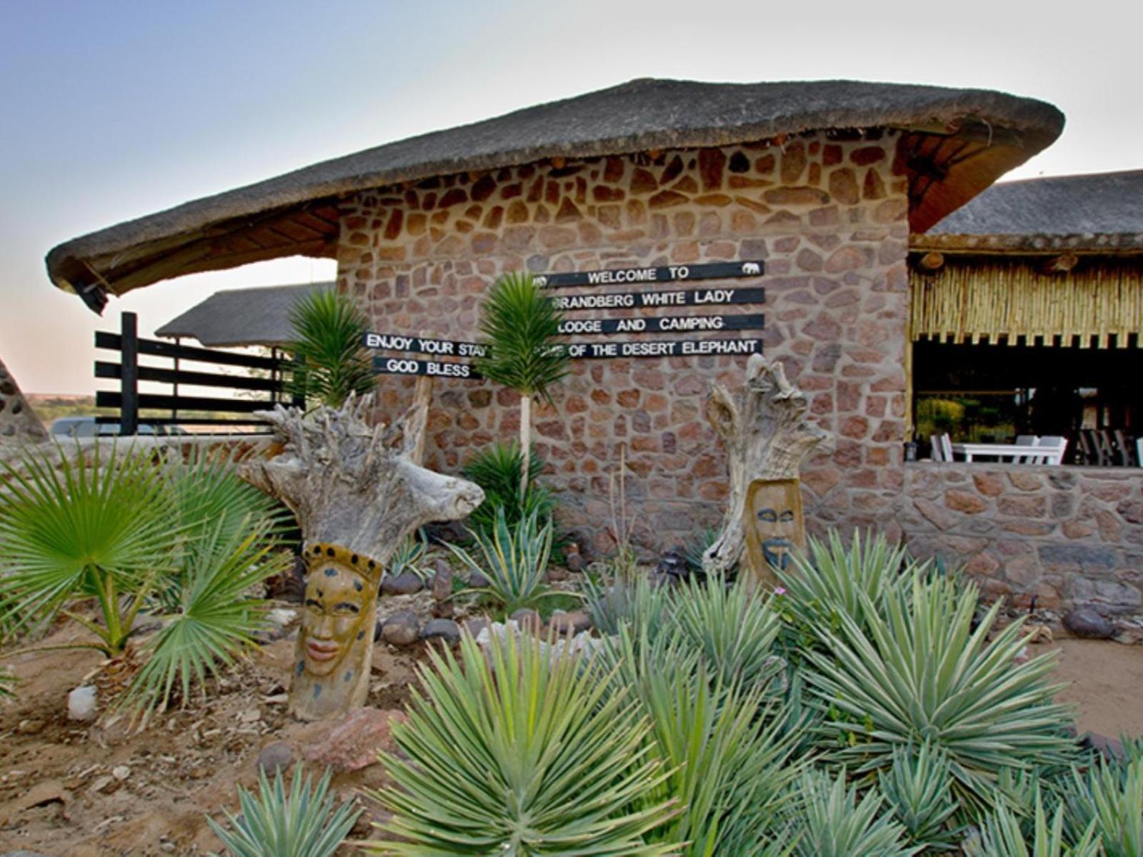 Brandberg White Lady Lodge Uis Buitenkant foto
